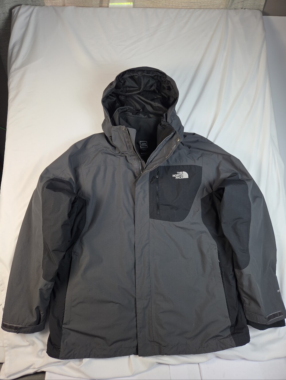 The North Face Hyvent 3 in 1 TriClimate  Men’s XL Hooded Gray and Black Jacket